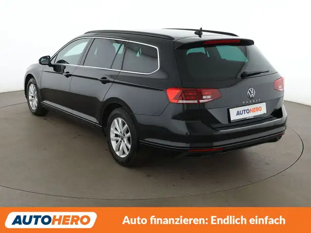 Volkswagen Passat view 4