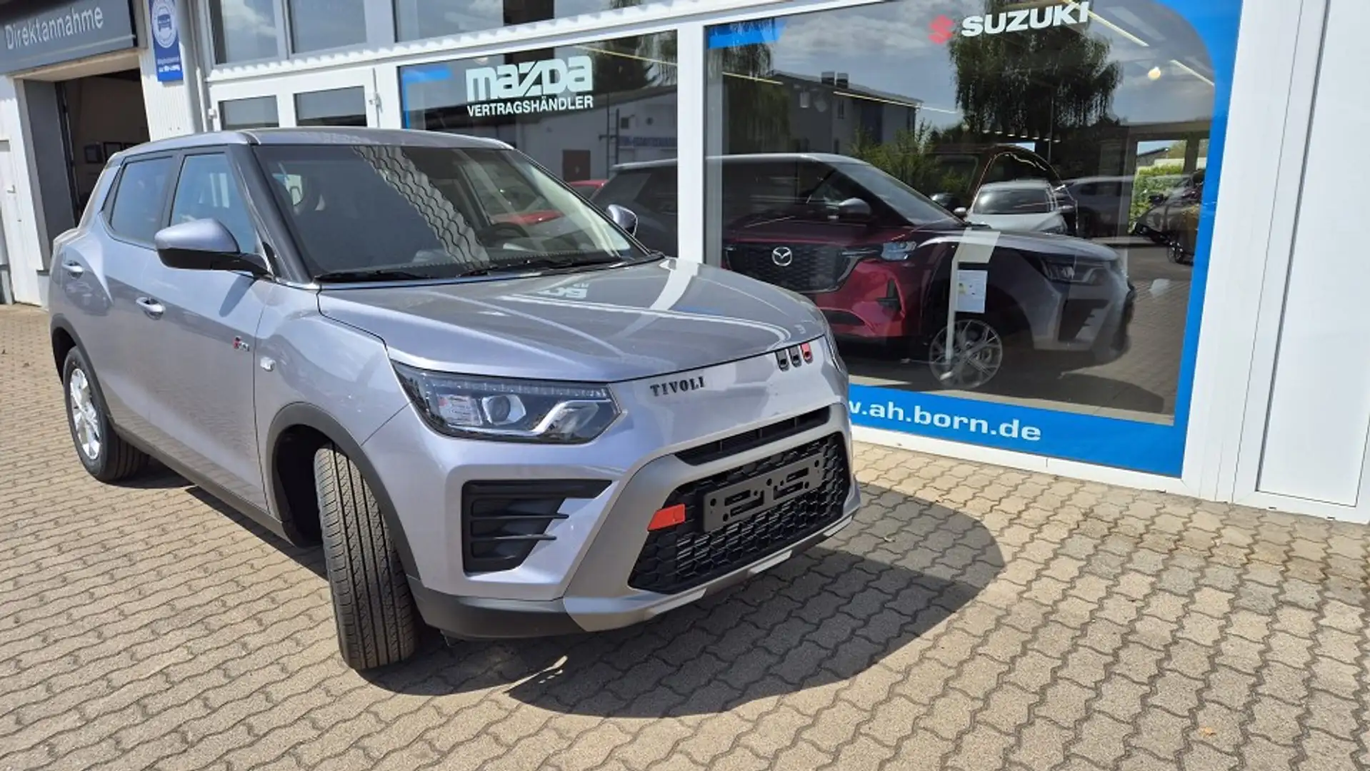 KGM Tivoli Nomad 6MT 2WD Gris - 1