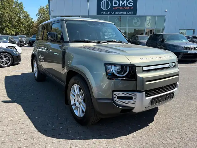 Land Rover Defender view 5