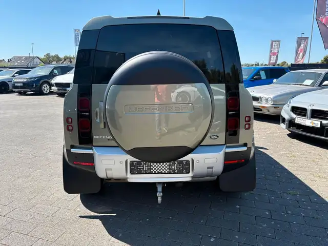 Land Rover Defender view 6