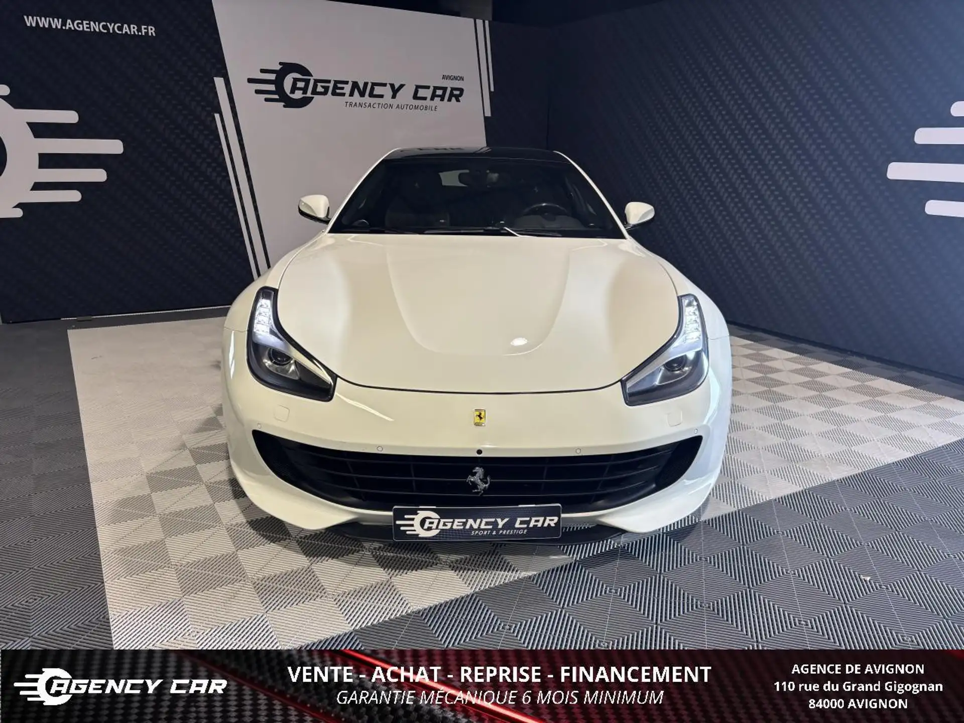 페라리 GTC4 루쏘 2018 흰색 사진 3