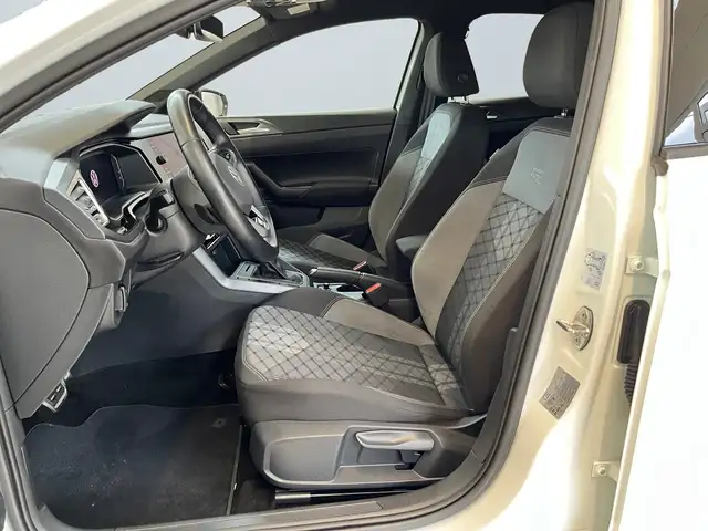 Volkswagen Polo view 7