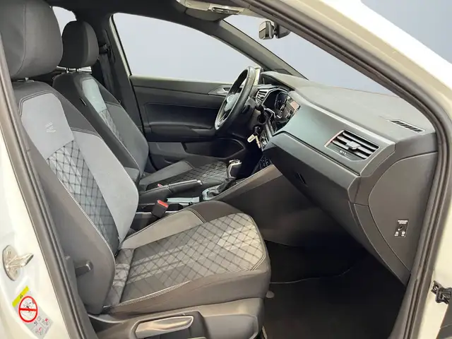 Volkswagen Polo view 10