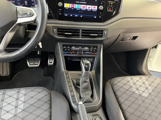 Volkswagen Polo view 9