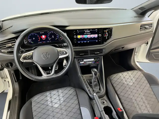 Volkswagen Polo view 8