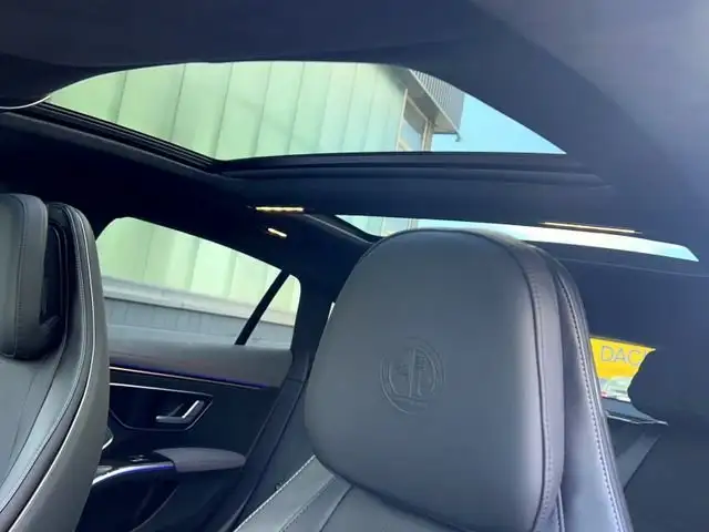 Mercedes-Benz Eqs view 13
