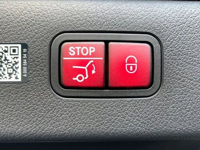 Mercedes-Benz Eqs view 12