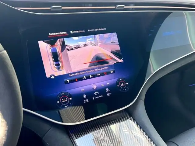 Mercedes-Benz Eqs view 8