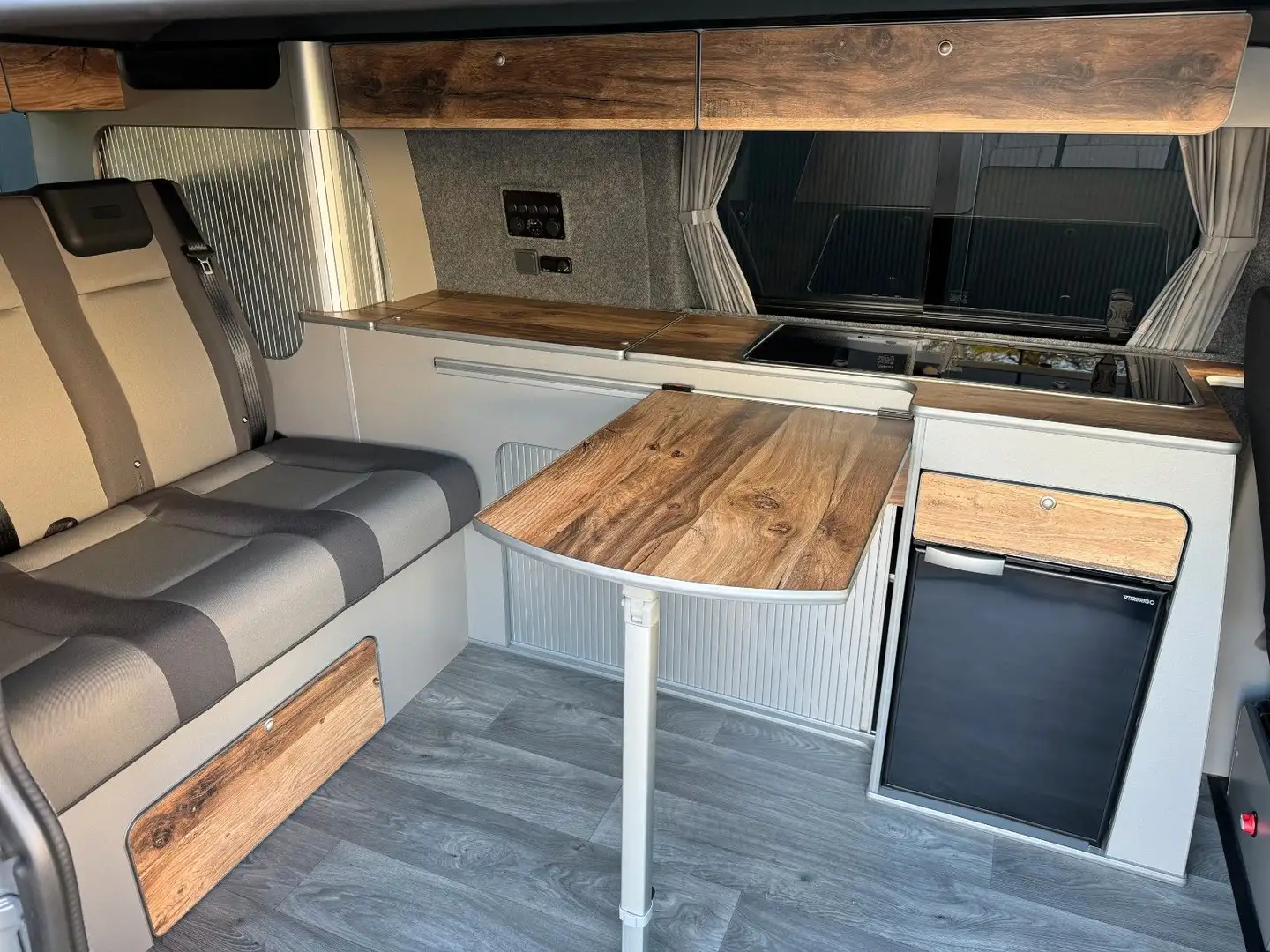 Sonstige Marken VW T6.1 inkl. Premium Ausbau Silber - 2