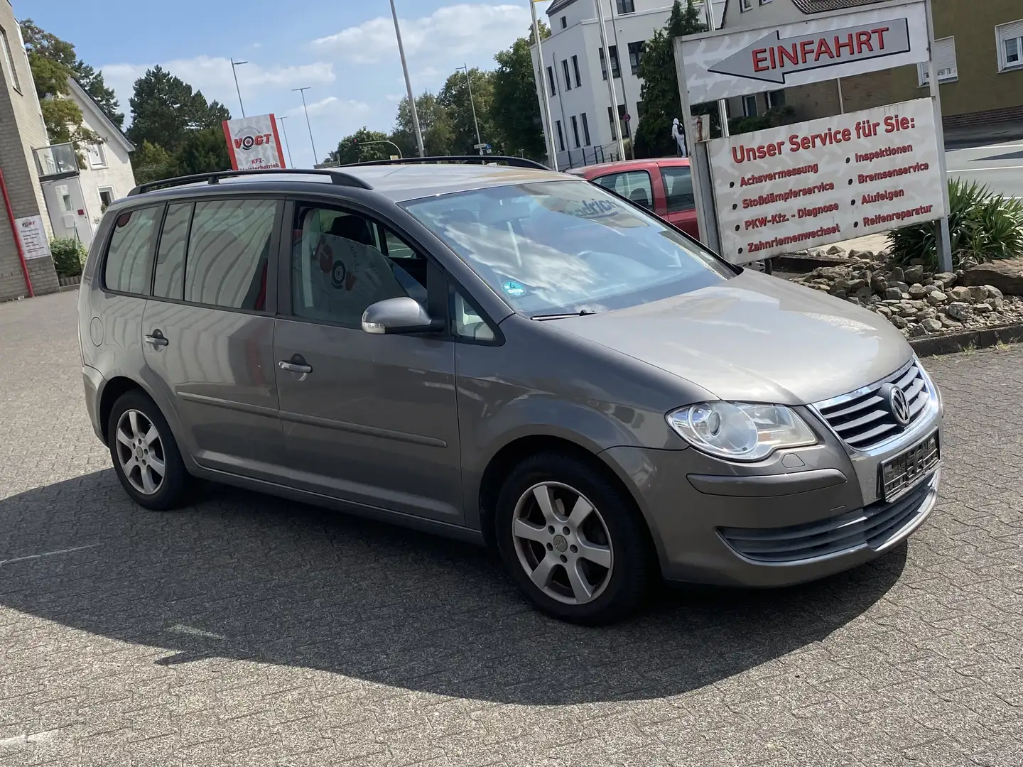 Volkswagen Touran 1.9 TDI Trendline ~7 Sitzer~Navi~Tempom.~AHK Grau - 2