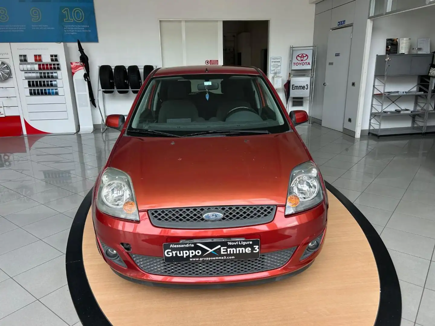 Ford Fiesta 1.2 16V 3p. Ghia Arancione - 1