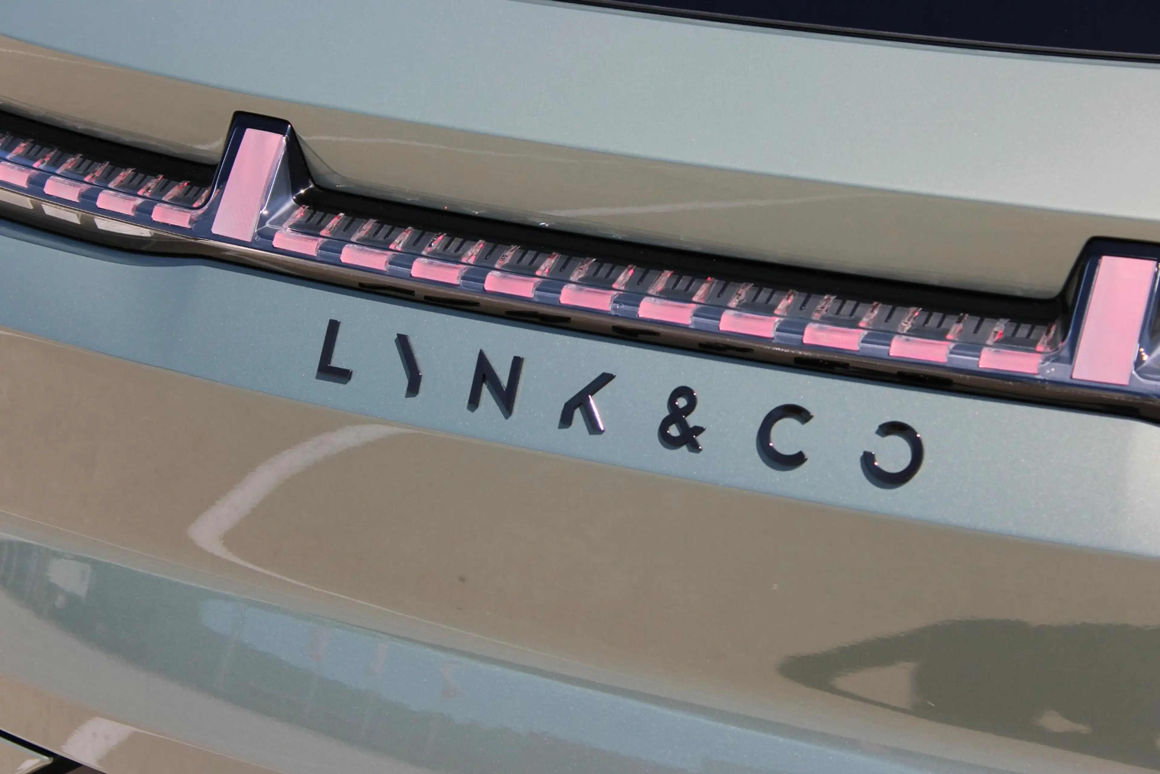 Lynk & Co 08 More | Vanaf 10-2026 beschikbaar | 200km Hybride | — photo 8