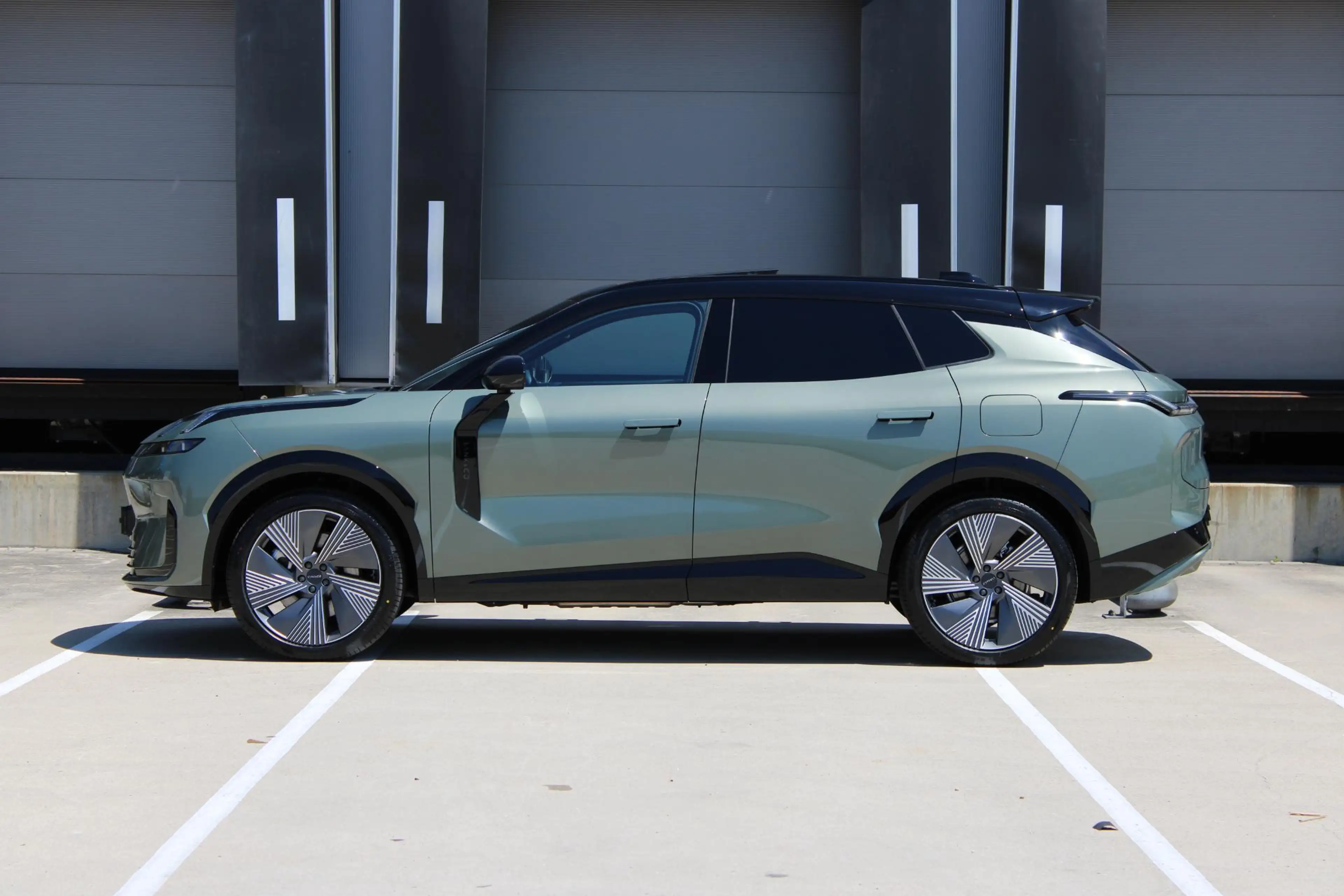 Lynk & Co 08 More | Vanaf 10-2026 beschikbaar | 200km Hybride | — photo 2