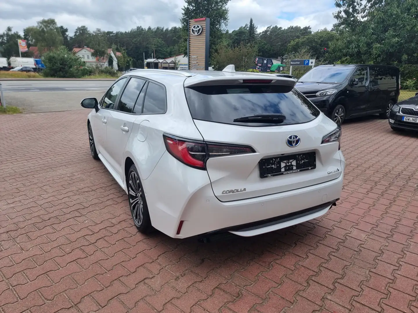 Toyota Corolla Touring Sports 2.0 Hybrid Team D Weiß - 2