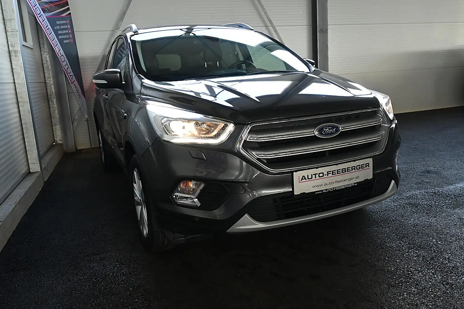 Ford Kuga 2,0 TDCi Titanium Powershift Aut. AWD Grau - 2
