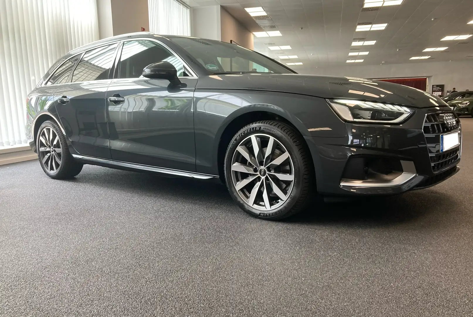 Audi A4 35 TFSI advanced Grau - 1