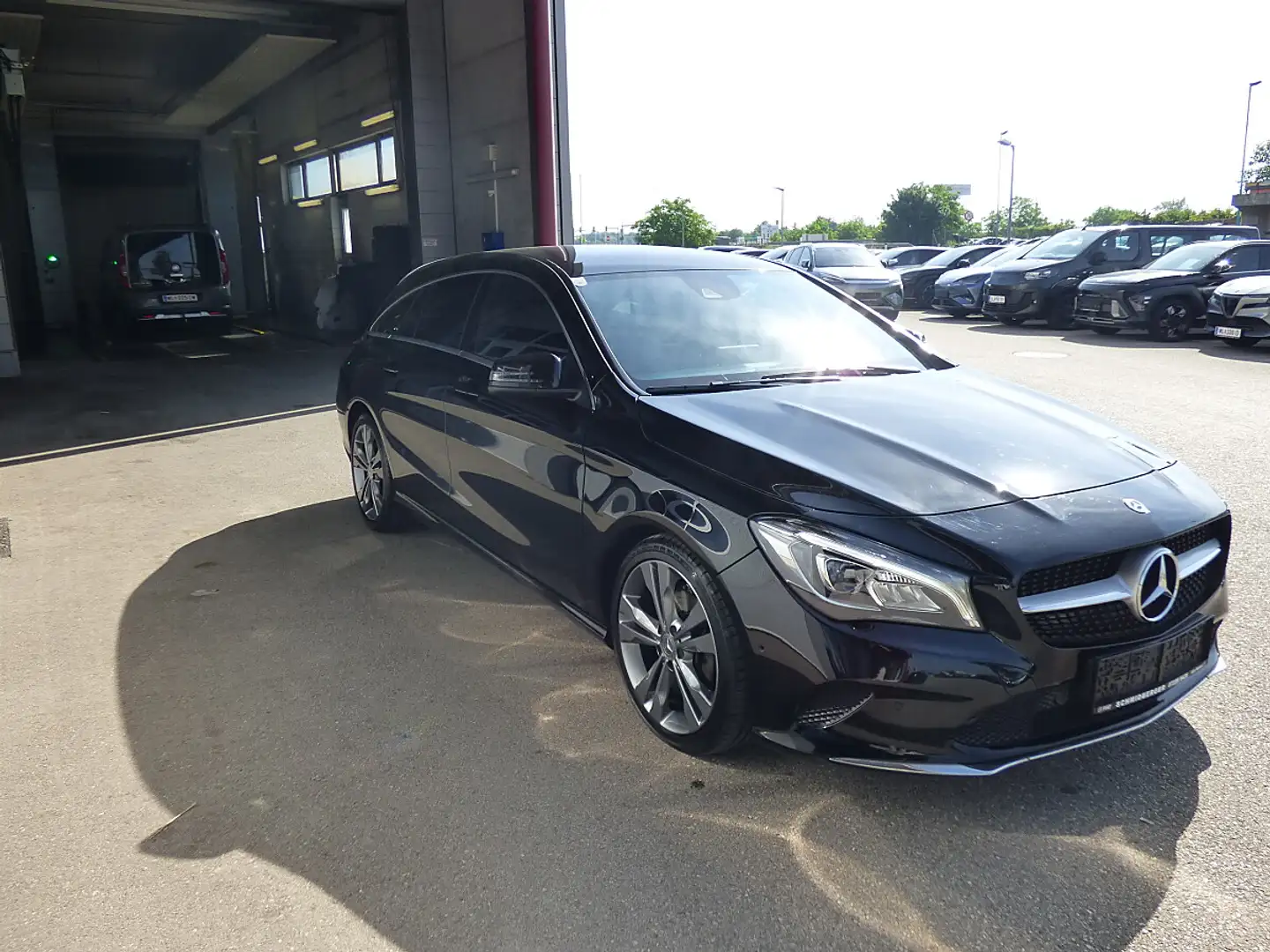 Mercedes-Benz CLA 200 d Shooting Brake Austria Edition Aut. Schwarz - 2