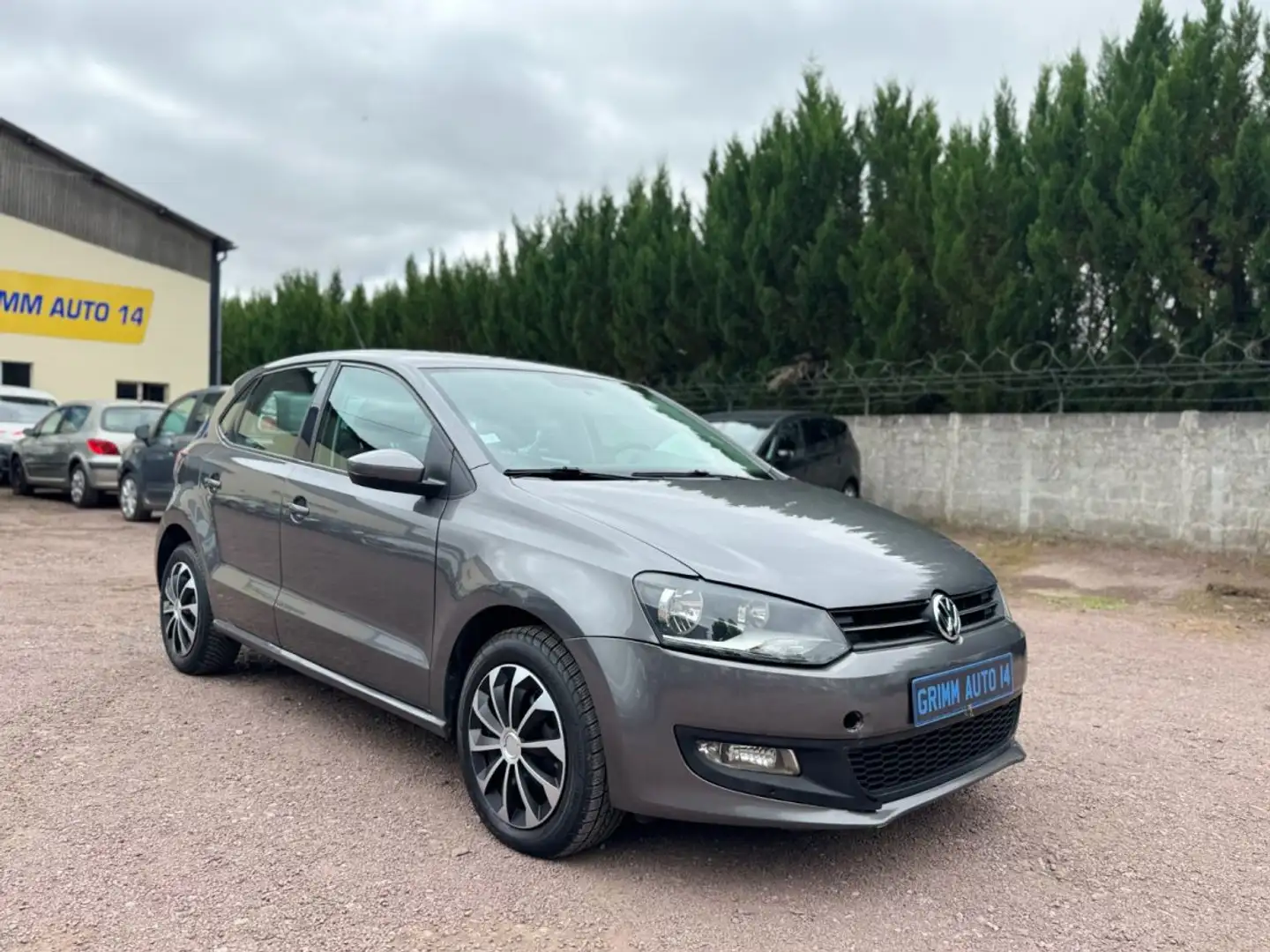 Volkswagen Polo V COMFORTLINE Gris - 1