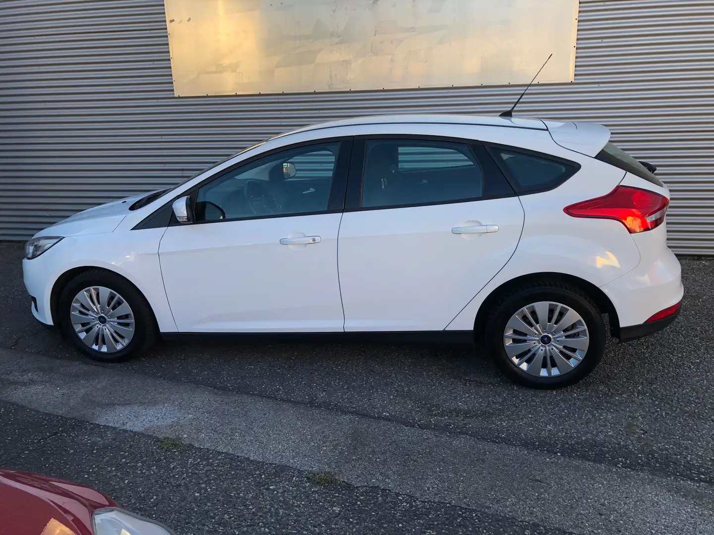Ford Focus TREND #ZAHNRIEMEN GANZ NEU #ÖAMTC-PICKERL NEU #TOP Weiß - 2
