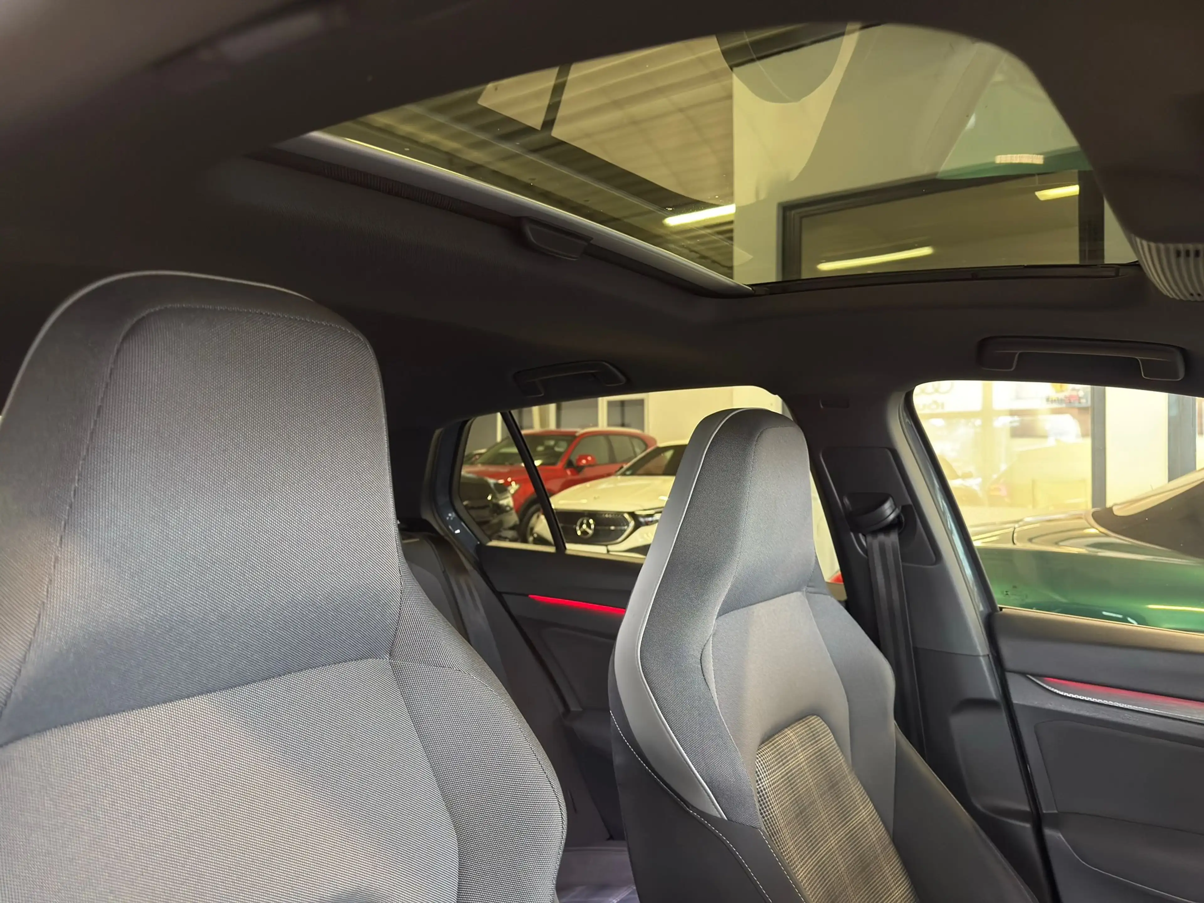 Volkswagen Golf GTD GTD/Pano/Navi/Harman Kardon — photo 13