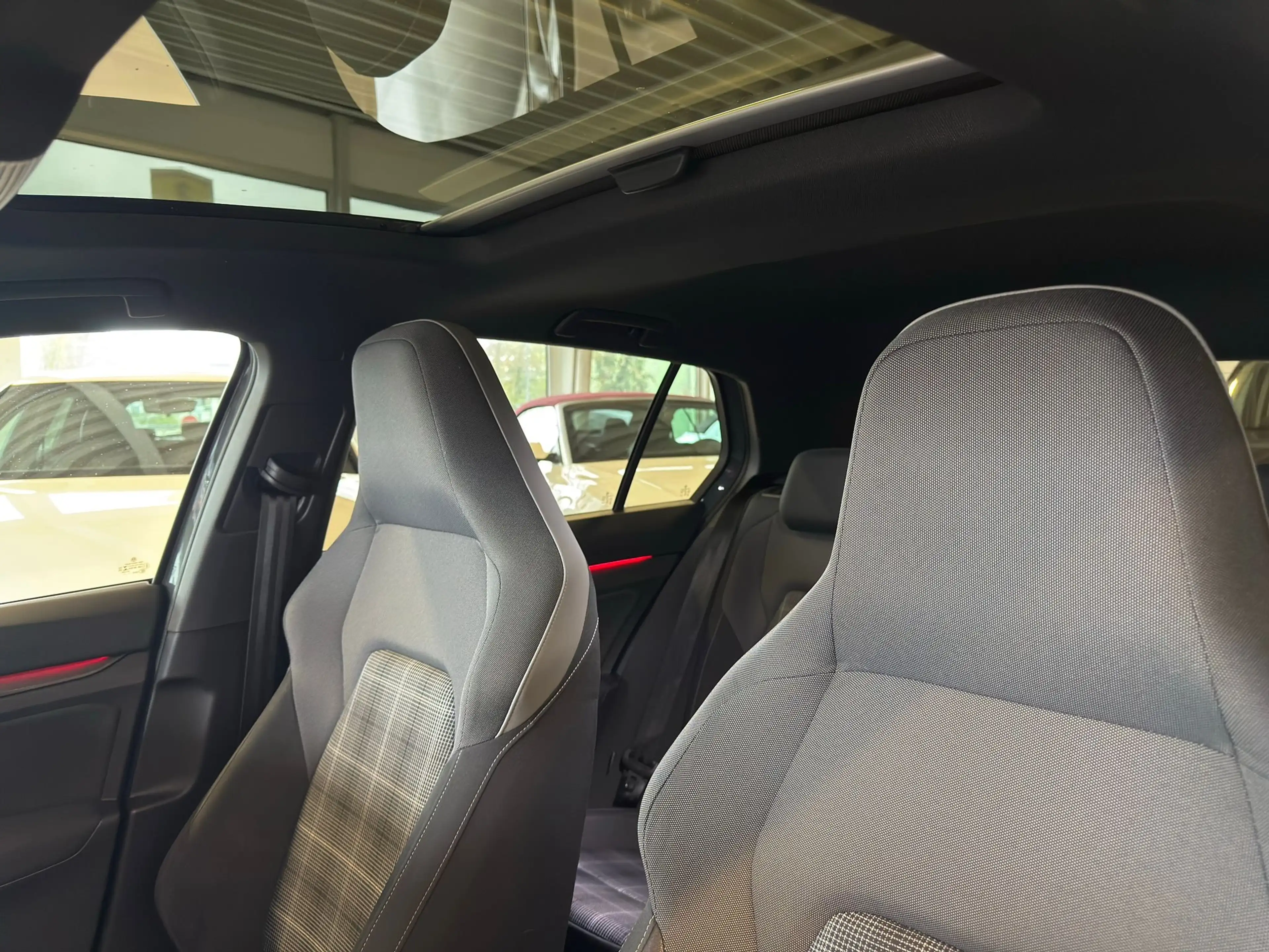 Volkswagen Golf GTD GTD/Pano/Navi/Harman Kardon — photo 15