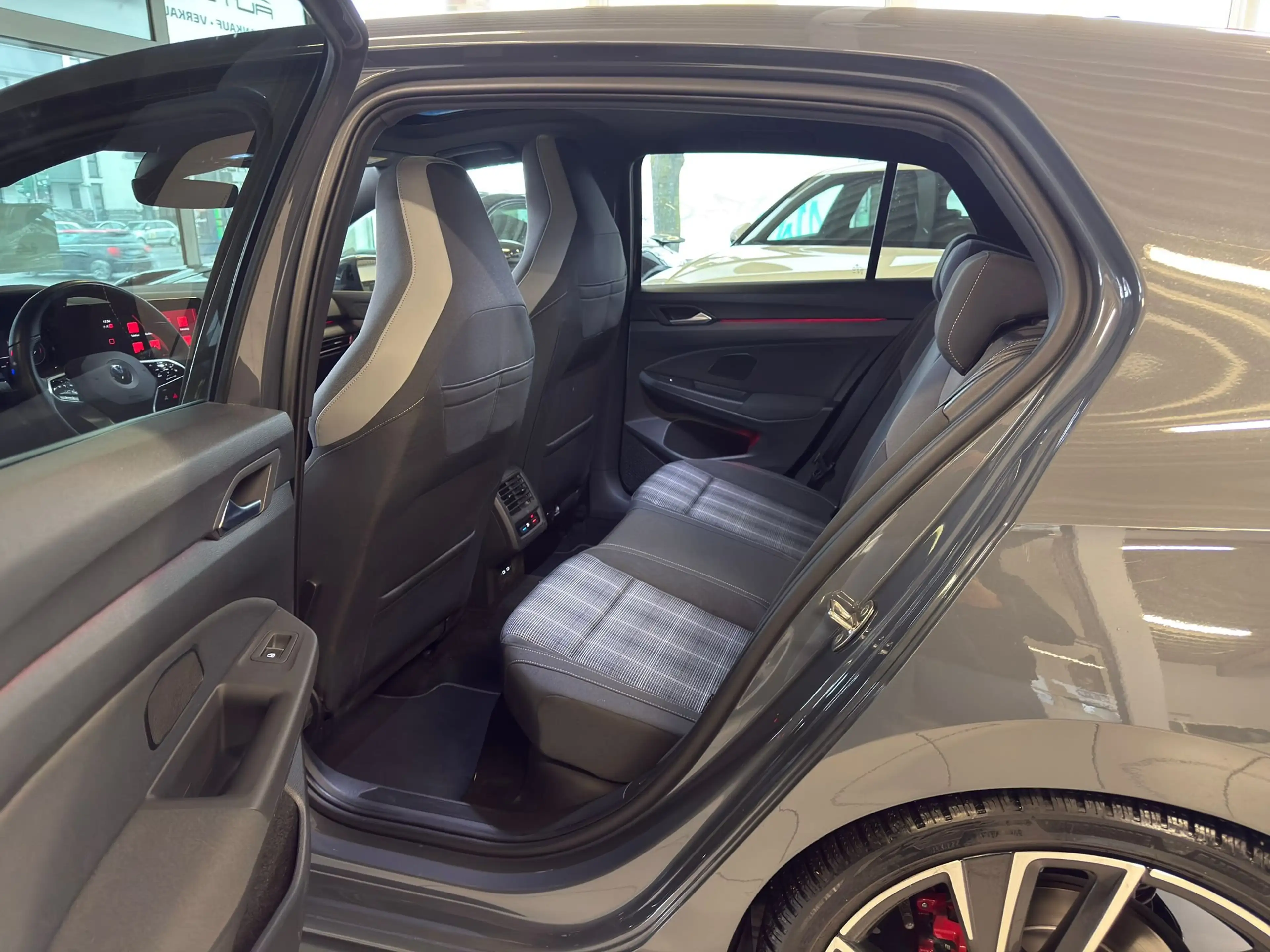 Volkswagen Golf GTD GTD/Pano/Navi/Harman Kardon — photo 8