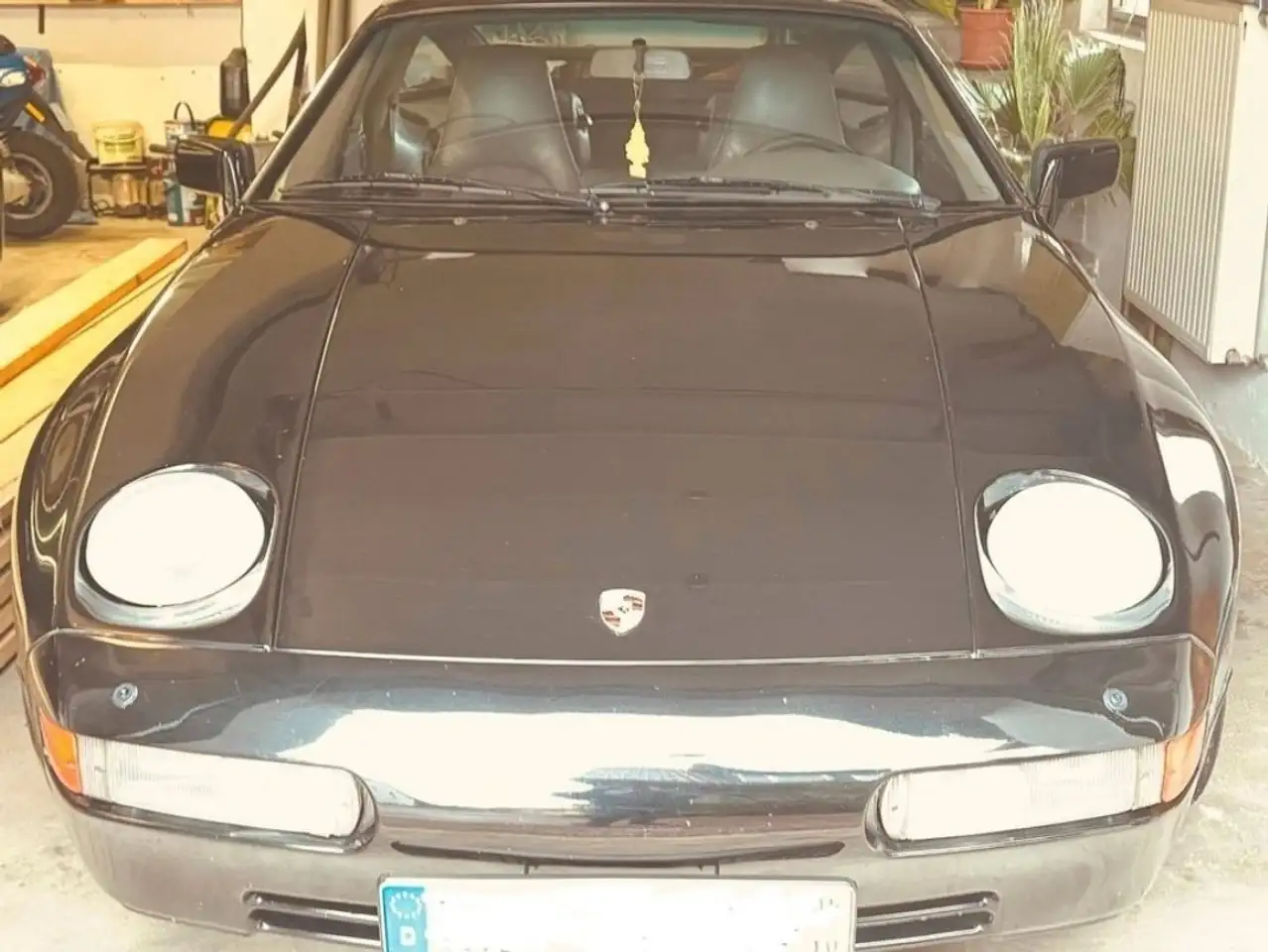 Porsche 928