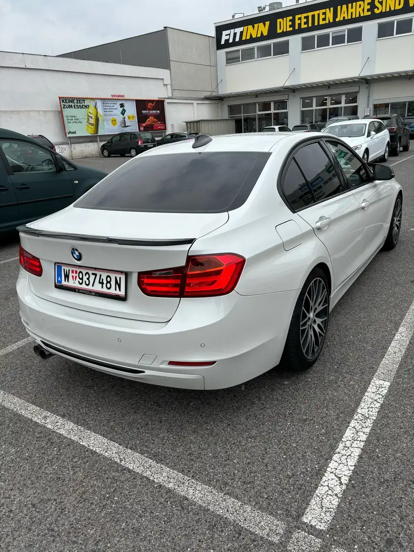 BMW 318 318d Aut. Sport Line Weiß - 2