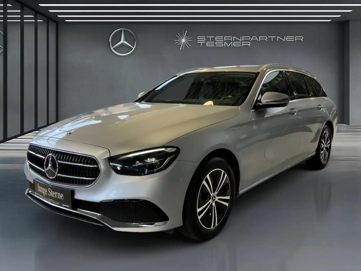 Mercedes-Benz E 220 d T +Avantgarde+MBUX+KAMERA+WIDE+Ambiente Silber - 2