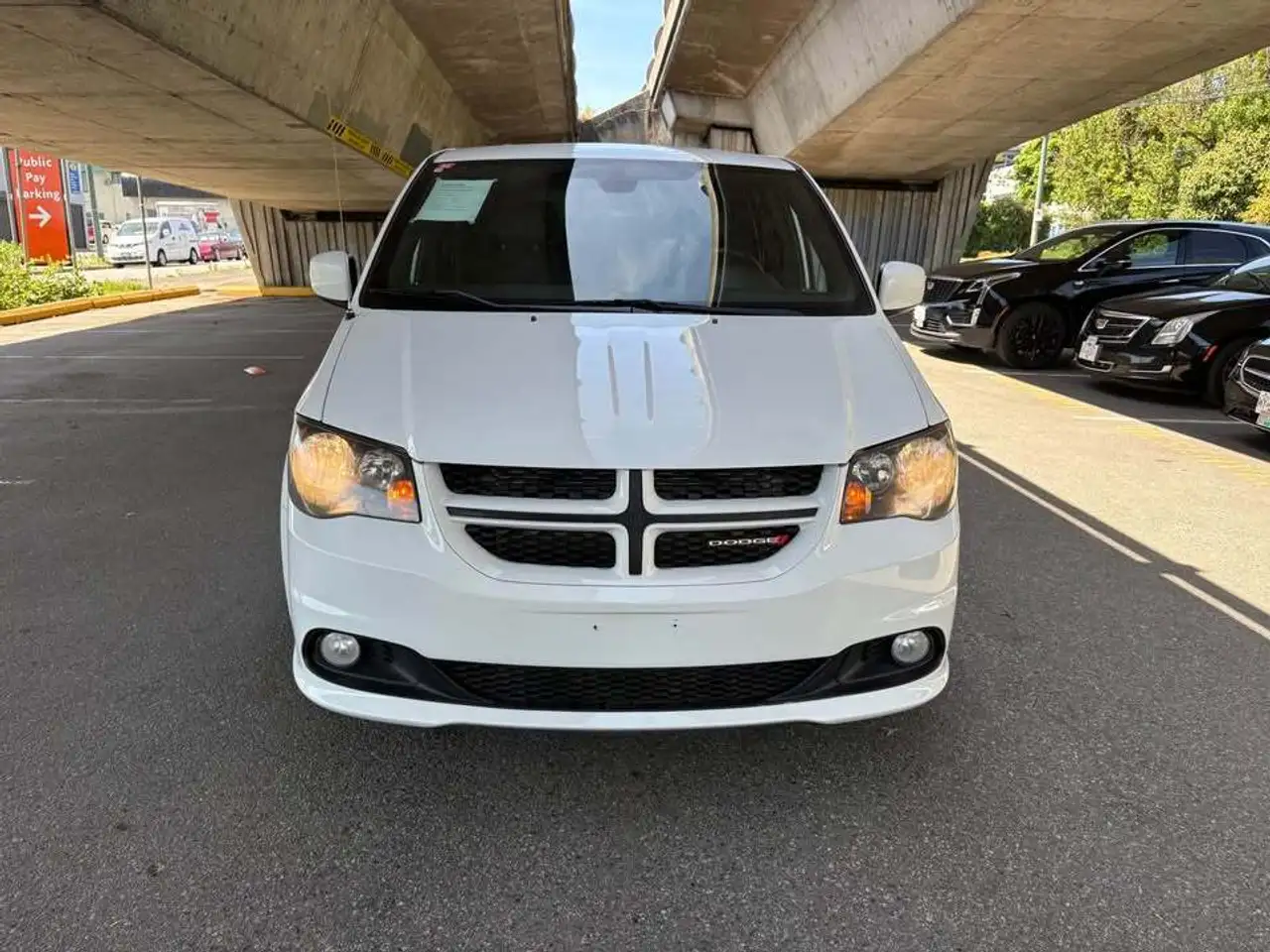Dodge Grand Caravan снимка Dodge Grand Caravan