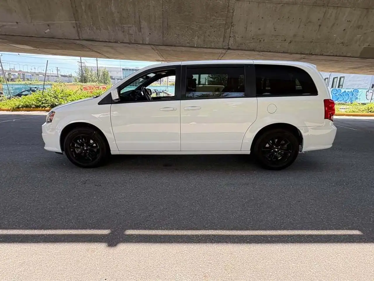 Dodge Grand Caravan снимка Dodge Grand Caravan