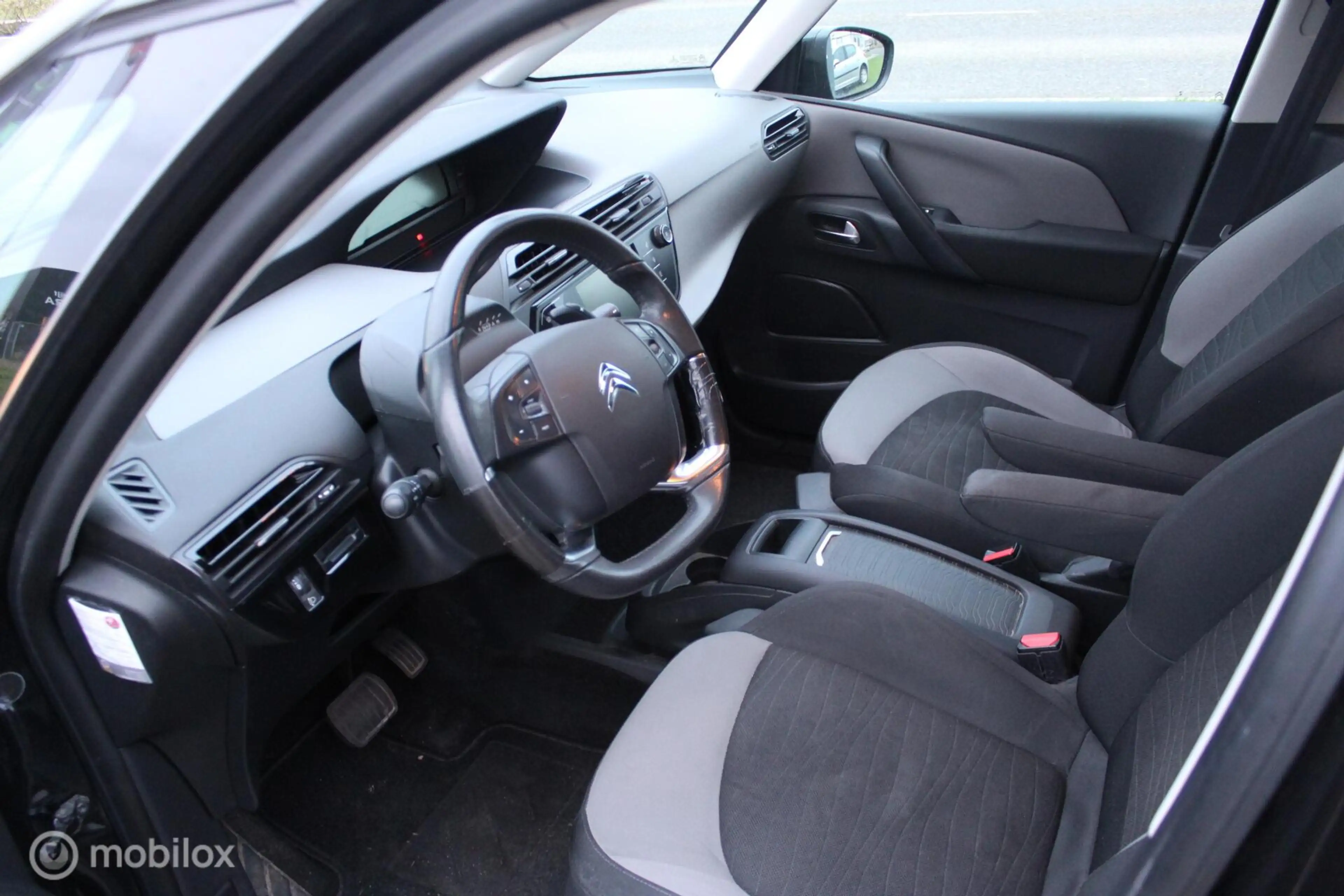 Citroen C4 Picasso 1.6 HDi Business — photo 9