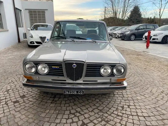 Lancia lancia 2000 iniezione