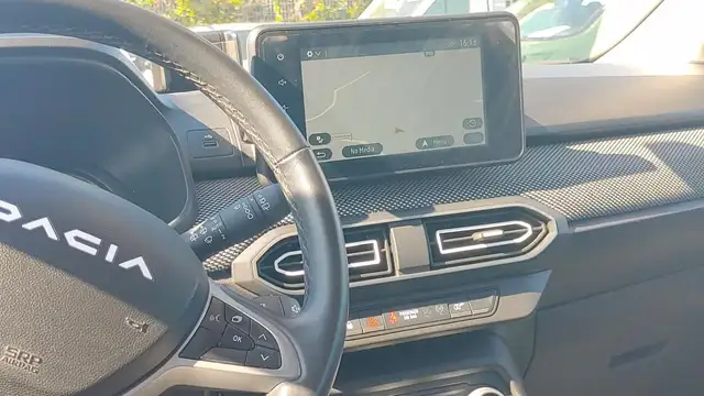 Dacia Sandero view 9