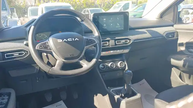 Dacia Sandero view 5
