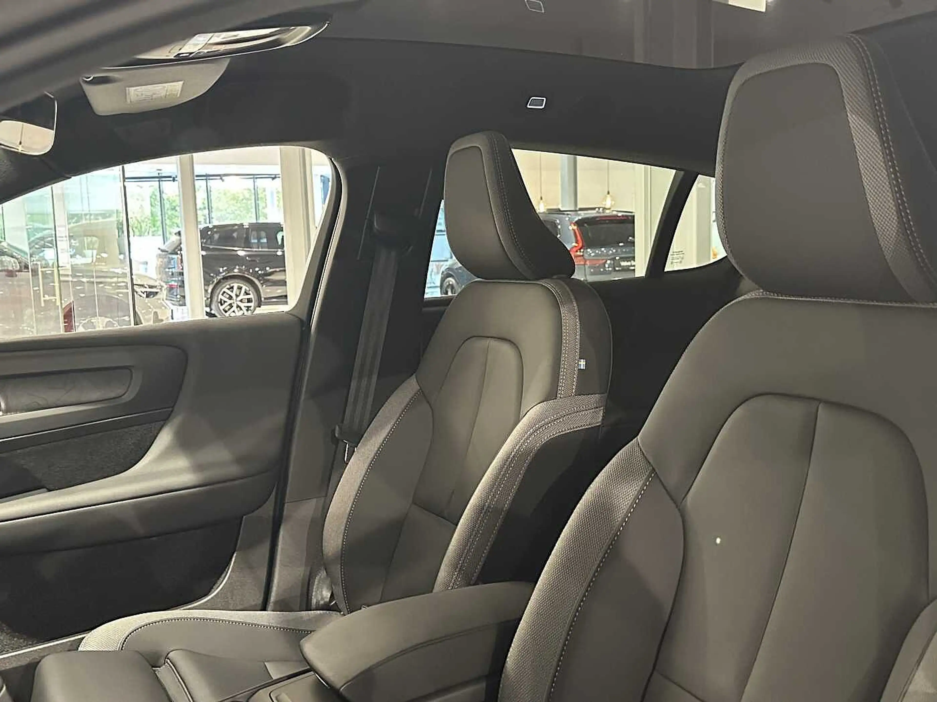 Volvo EC40 Recharge Extended Range — photo 6