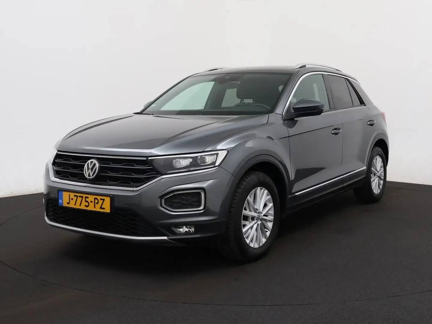 Volkswagen T-Roc 1.5 TSI DSG Sport Nav/Camera/Ad.Cruise/Ecc/Stoelv Grijs - 2