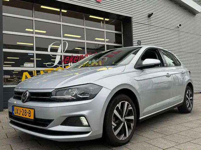 Volkswagen Polo 1.0i Comfortline Business - Apple CarPlay / Naviga