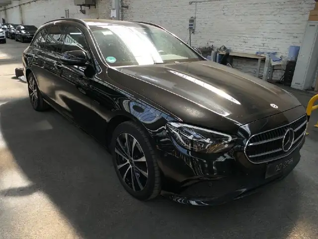 Mercedes-Benz E 300 de Burmest*Night*Distro*Memory*Kamera*LED