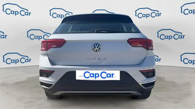 Volkswagen T-Roc view 3