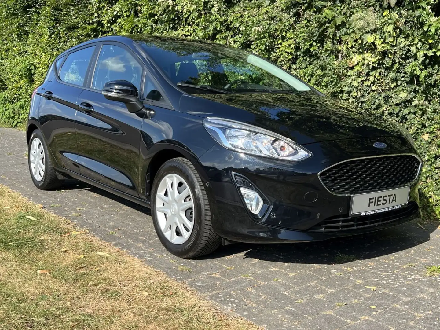 Ford Fiesta Cool & Connect *sehr gepflegter Zustand* Schwarz - 1