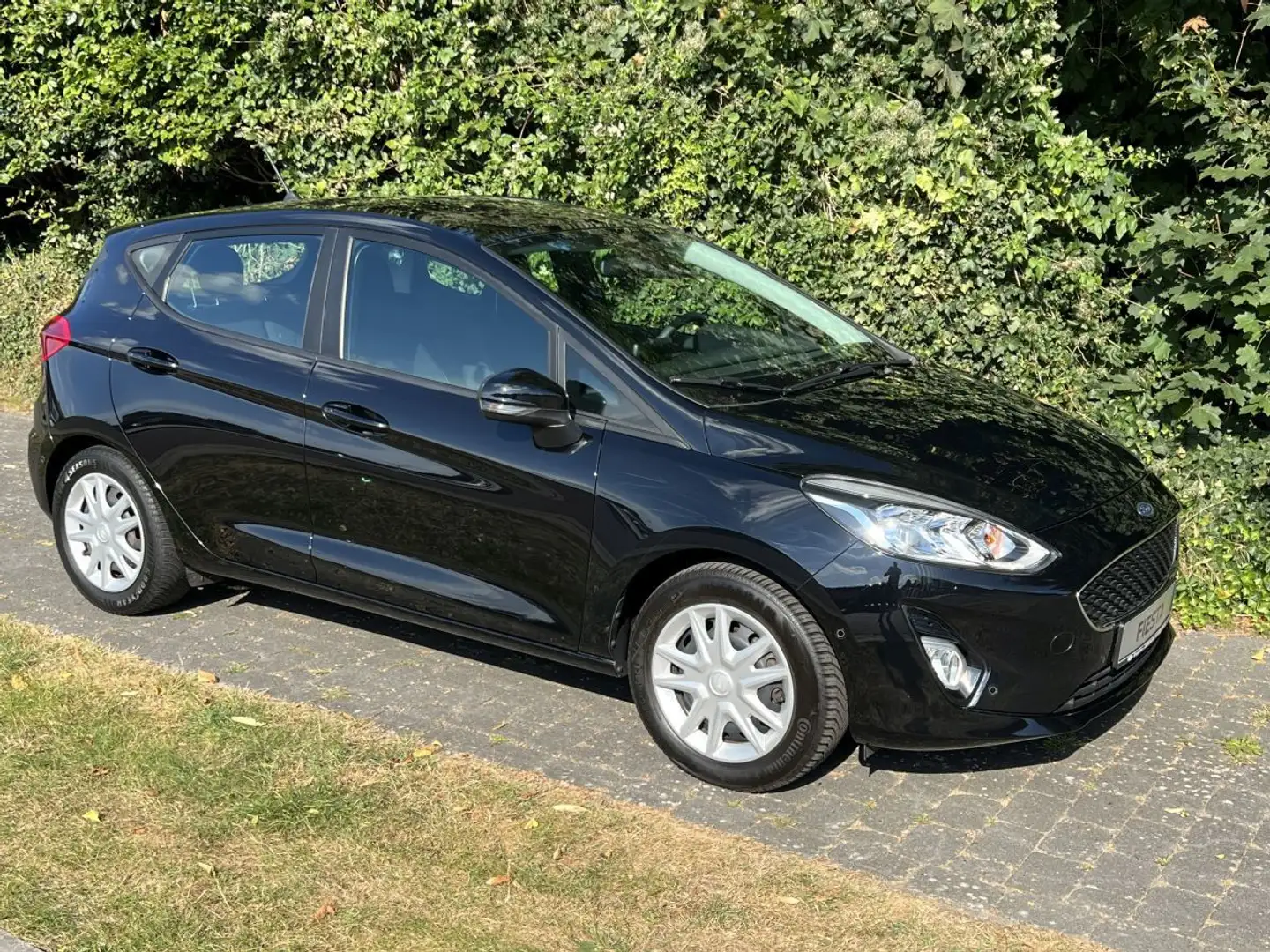 Ford Fiesta Cool & Connect *sehr gepflegter Zustand* Schwarz - 2