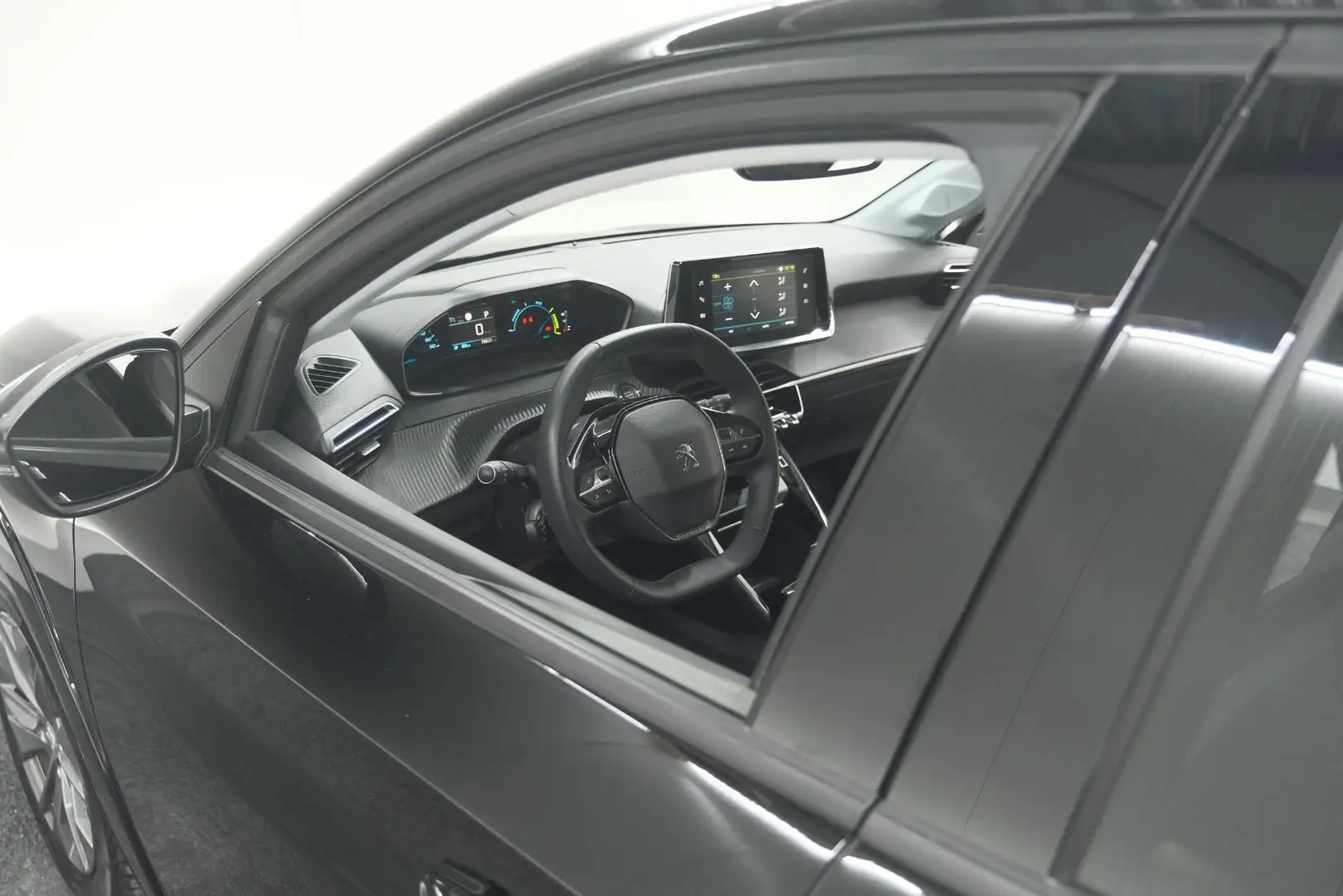 Peugeot e-208 EV Allure 50 kWh | 3 Fase Laadfunctie | Parkeersen Noir - 2