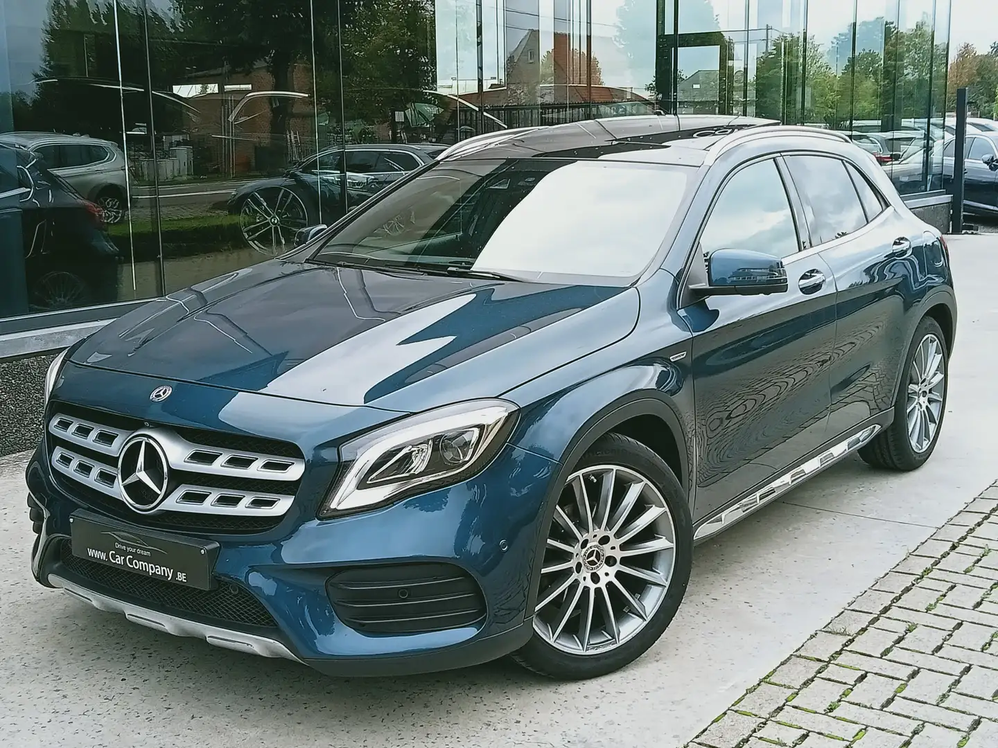 Mercedes-Benz GLA 180 AMG PACK/LED/GPS/360°CAM/LEDER/PANO/MEMORY SEAT Bleu - 2