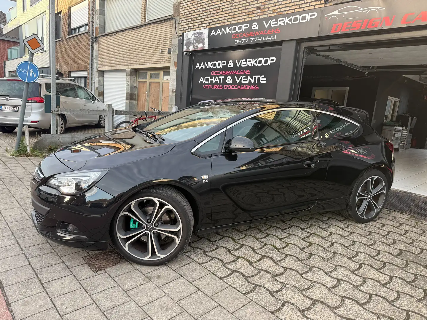 Opel Astra GTC 1.4 Turbo140 OPC-Line Navig Xenon*Carnet Opel* Noir - 1