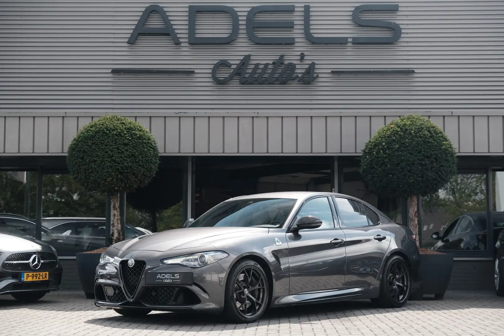 Alfa Romeo Giulia 2.9 V6 Quadrifoglio Facelift MY2021 Dealer Onderho Gris - 2