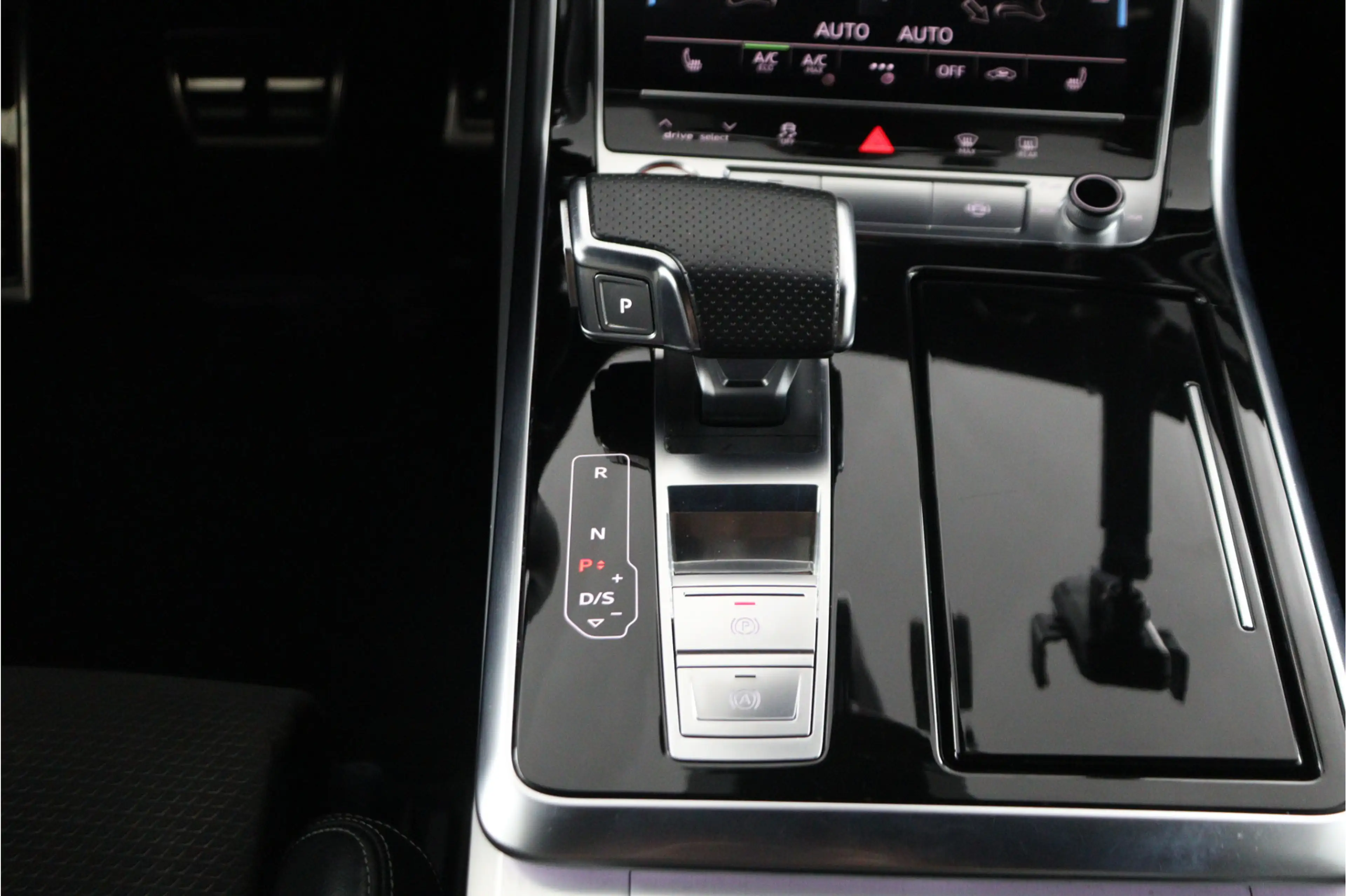 Audi Q8 4.0 TDI SQ8 Quattro - 100% Onderhouden | HD Matrix — photo 25
