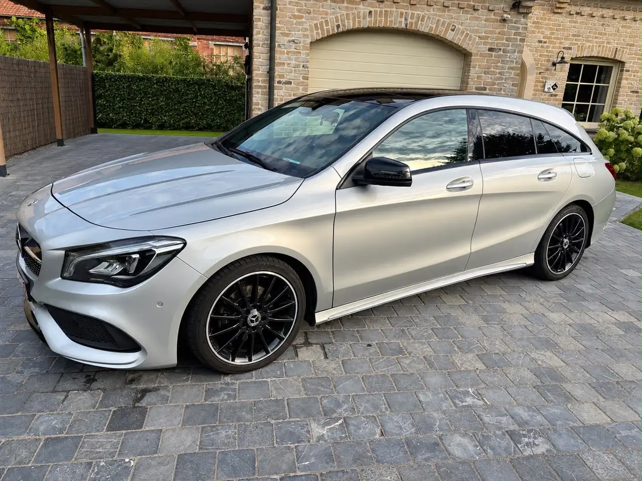 Mercedes-Benz CLA 200