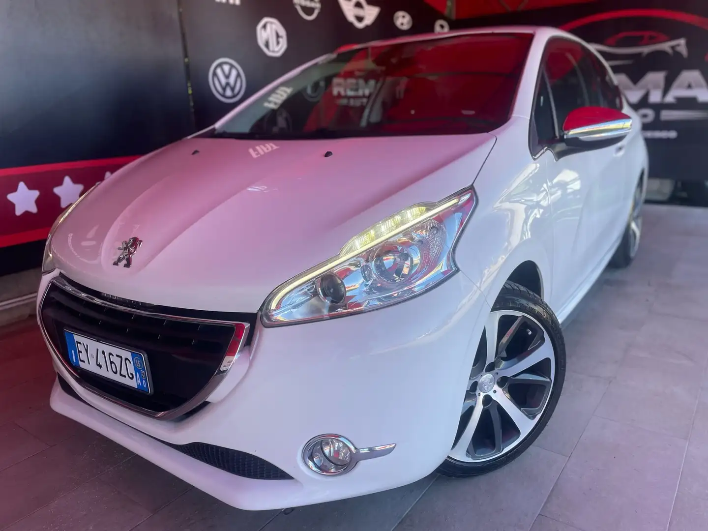 Peugeot 208 1.6 e-HDi 92 CV Stop&Start 3 porte Allure Bianco - 2
