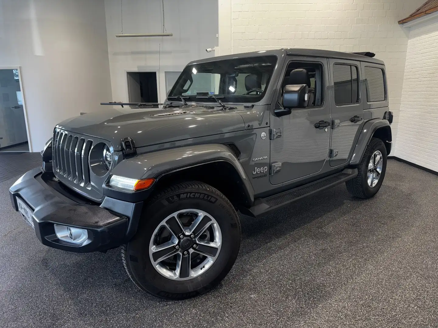 Jeep Wrangler Unlimited Sahara SKY ONE TOUCH SPERRE AHK NAVI Grau - 2